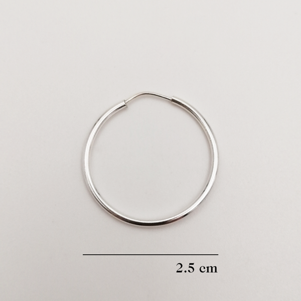 Argollas lisas tubular medianas en plata 925