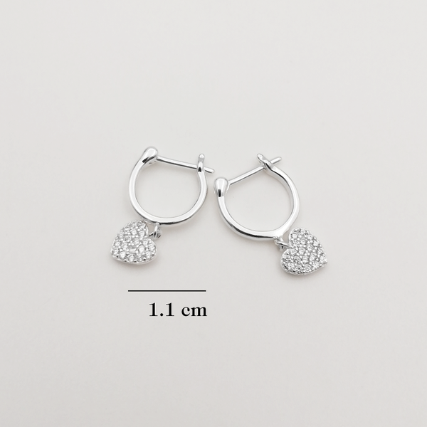 Argollas chicas en plata 925 con corazón colgante con chispas de circón