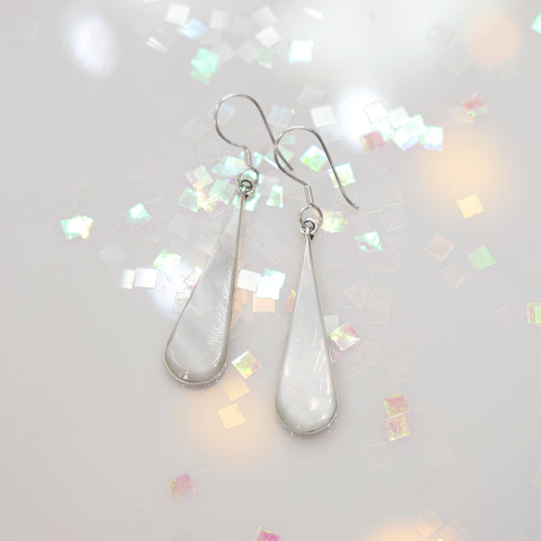 Aretes gota madre perla blanca en plata 925