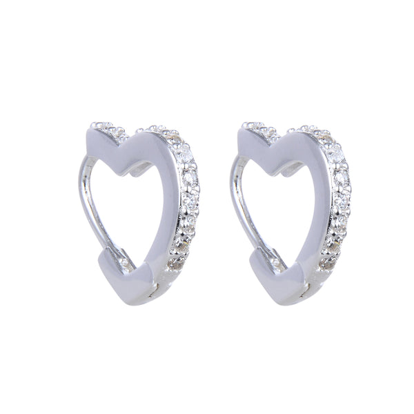Argollas "huggies" en forma de corazón en plata 925 con circones