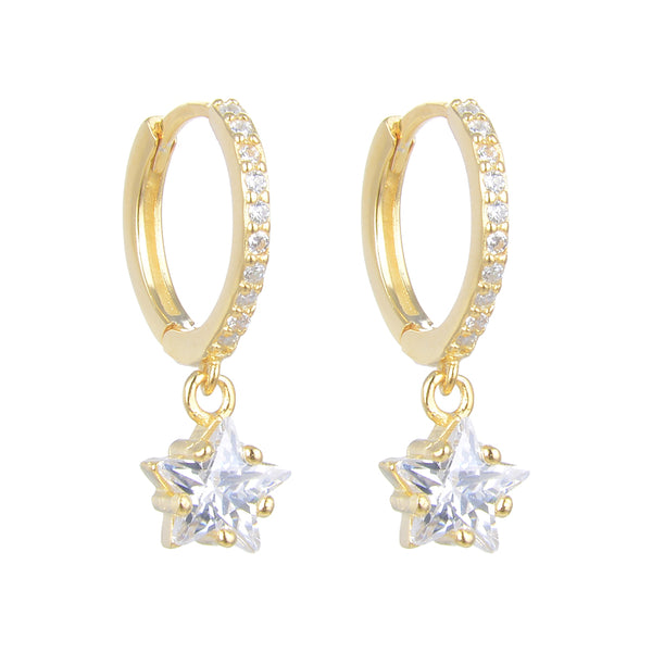 Argollas "huggies" en plata 925 con baño de oro, circones y dije de estrella colgante