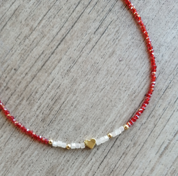 Choker con cristales rojos