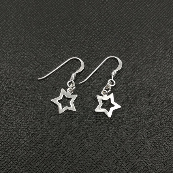 Aretes en plata 925 con estrellas huecas