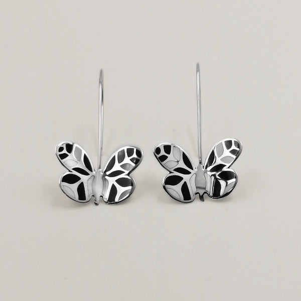 Aretes largos con mariposa esmaltada en plata 925