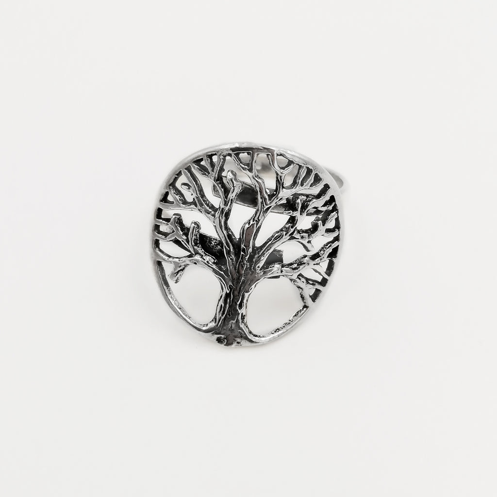 Anillo en plata 925 bruñida (oscurecida) con diseño de Árbol de la Vida modelo con talla ajustable.