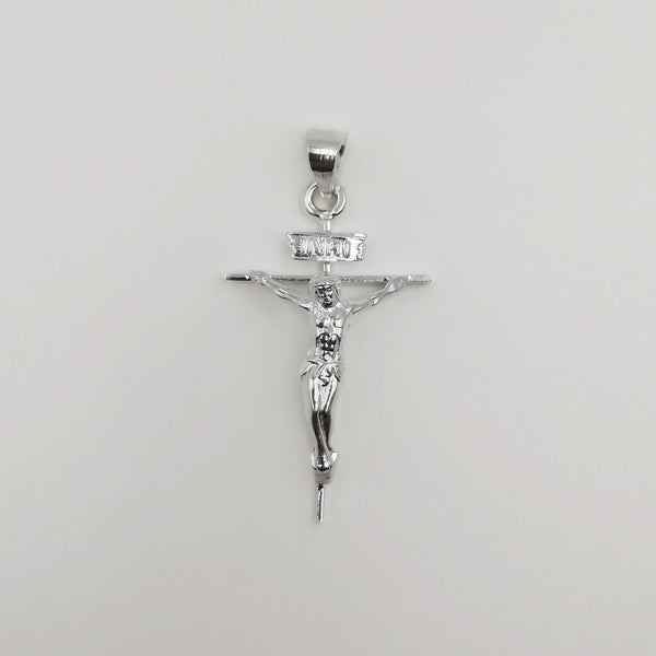 Crucifijo en plata 925 diseño delgado y sencillo con inscripción "INRI".