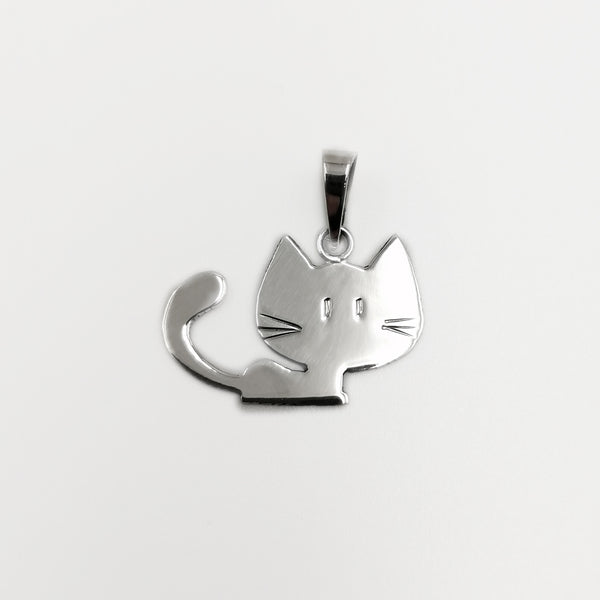 Dije de gato acostado en plata 925