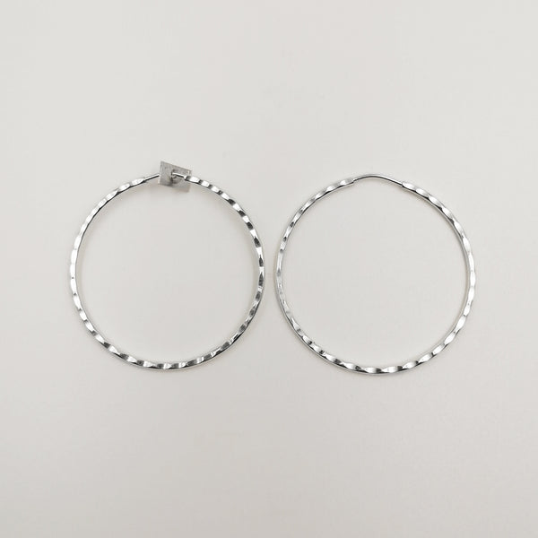 Argollas martilladas en plata 925