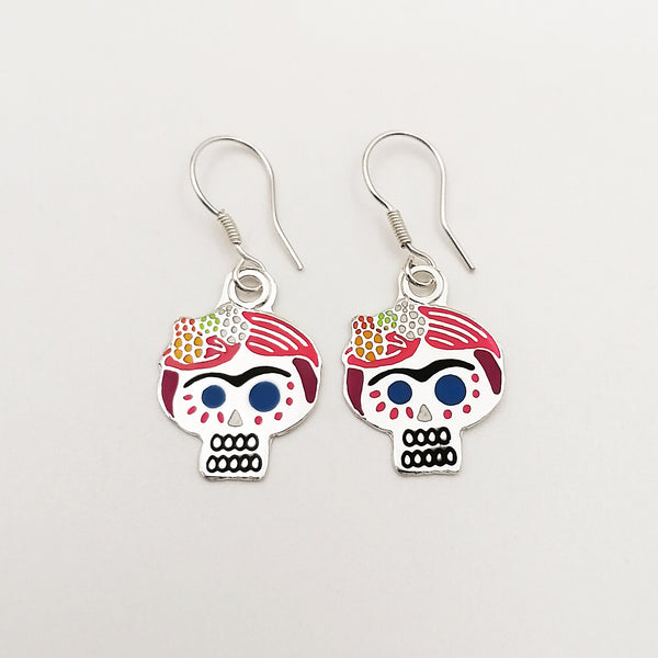 Aretes colgantes en plata 925 con calavera en esmalte.