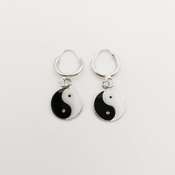 Mini argollas con Yin Yang