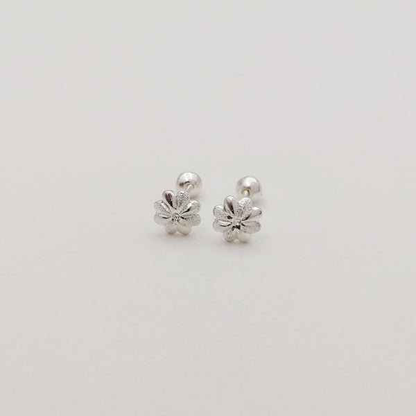 Aretes con flor l& satinada en plata 925 cierre de rosca