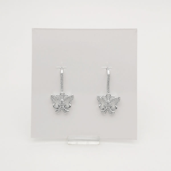 Aretes colgantes en plata 925 con mariposa calada y circones