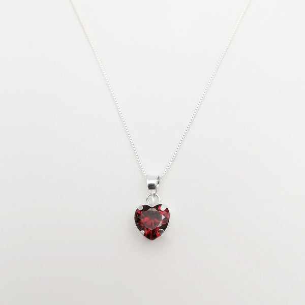 Collar "box" en plata 925 con dije de circón rojo